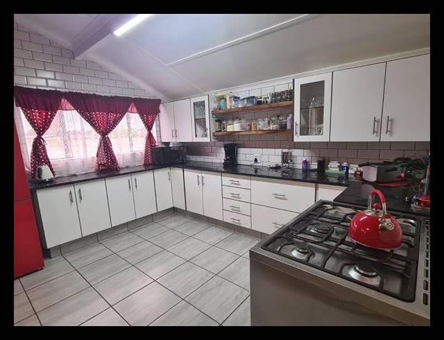 3 BEDROOM HOUSE FOR SALE IN BONAERO PARK